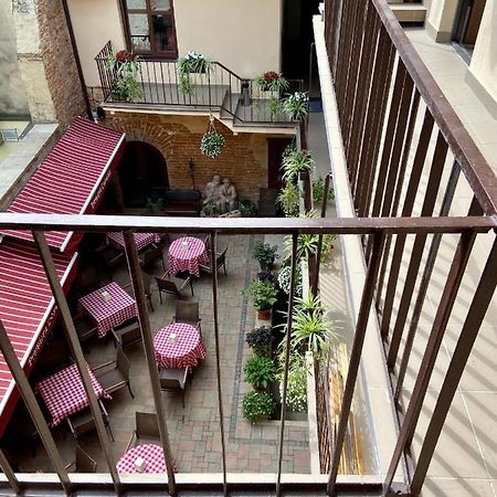 Yaroslav Osmomysl Square Apartments Lwów Zewnętrze zdjęcie