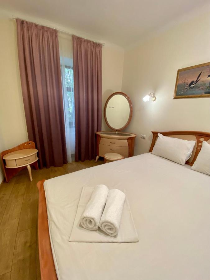 Yaroslav Osmomysl Square Apartments Lwów Zewnętrze zdjęcie