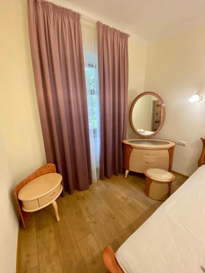 Yaroslav Osmomysl Square Apartments Lwów Zewnętrze zdjęcie