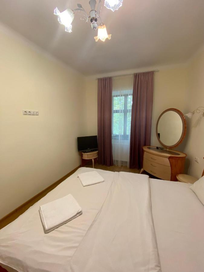Yaroslav Osmomysl Square Apartments Lwów Zewnętrze zdjęcie
